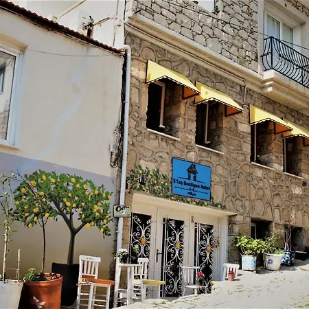 5 Tas Boutique Hotel Homestay Alacati
