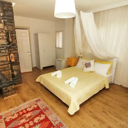 5 Tas Boutique Hotel Homestay