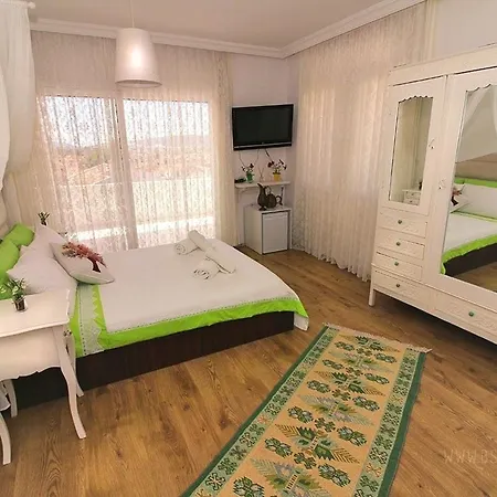5 Tas Boutique Hotel Homestay *