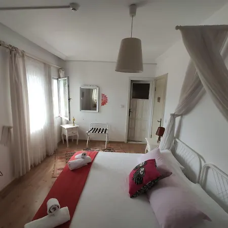 5 Tas Boutique Hotel Homestay Alacati